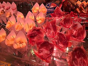 Spanish ham tasting in Triana Market