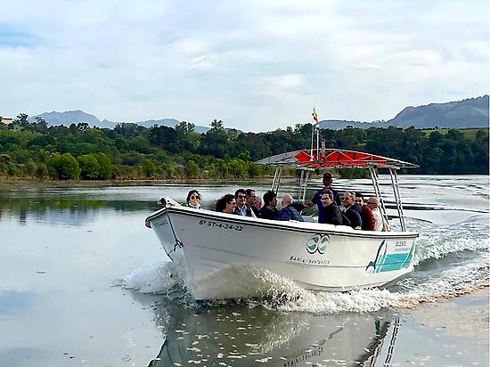 Boat trip in the Miera river