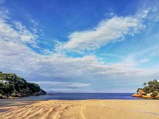 Las playas en Costa Brava. 