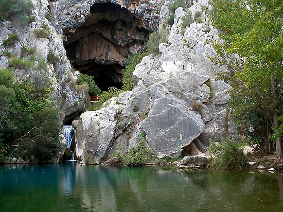 Cueva del Gato - waterfall