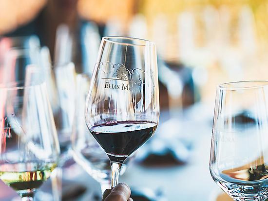 wine tasting