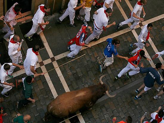 Bull run balcony San Fermín