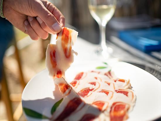 Local wine & tapas