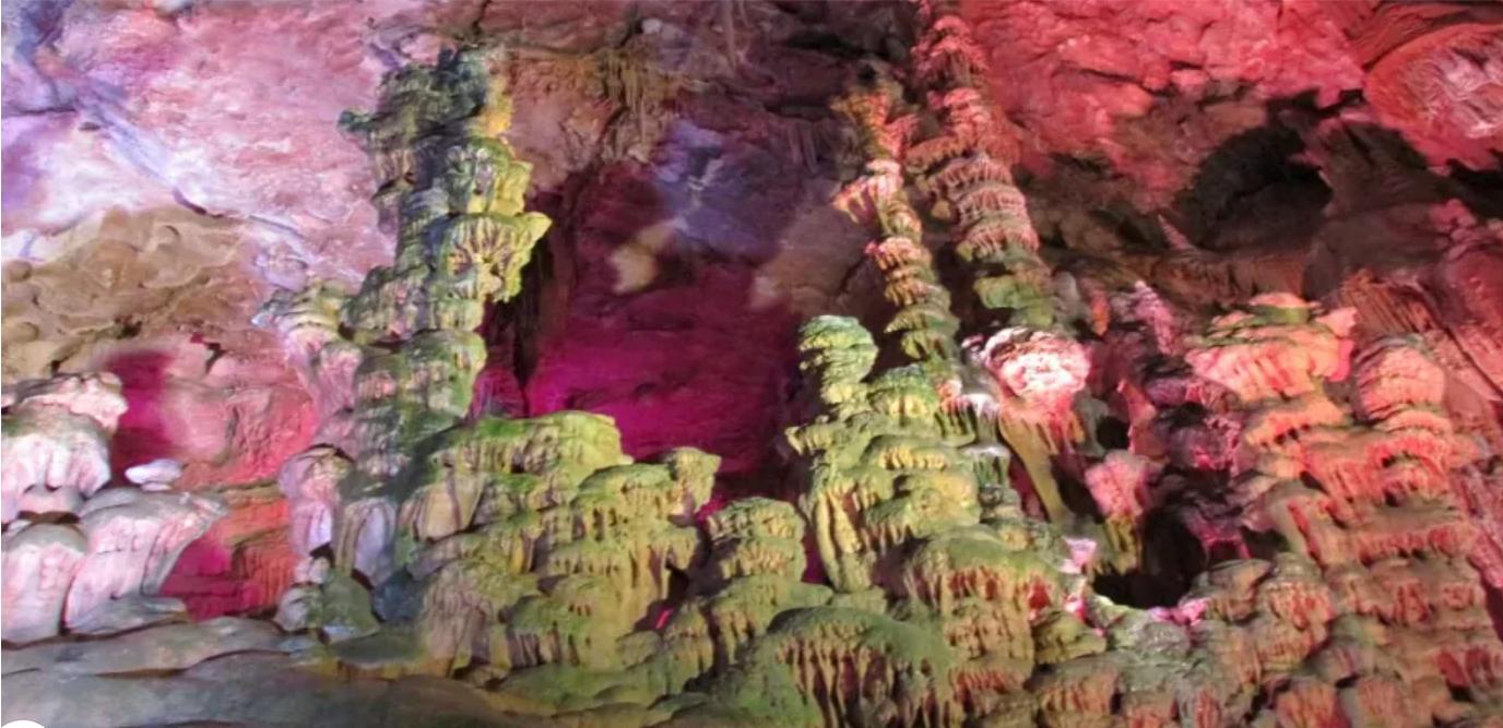 Interior de las cuevas del Canelobre