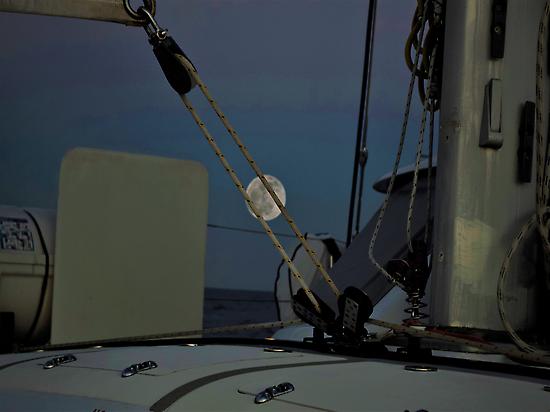 Luna llena en catamarán