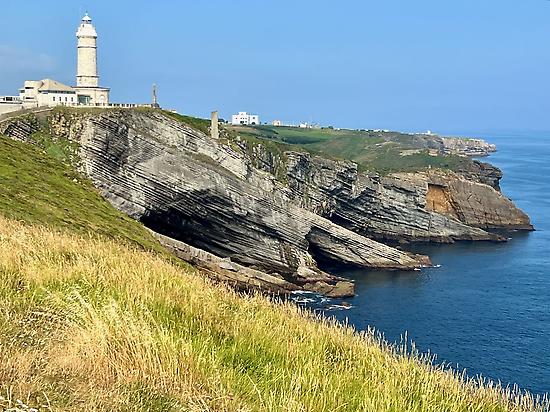 Geological strata in Cabo Mayor