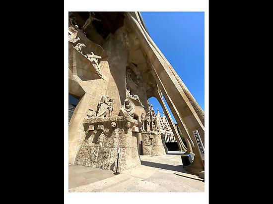 Pasion Facade from Inside