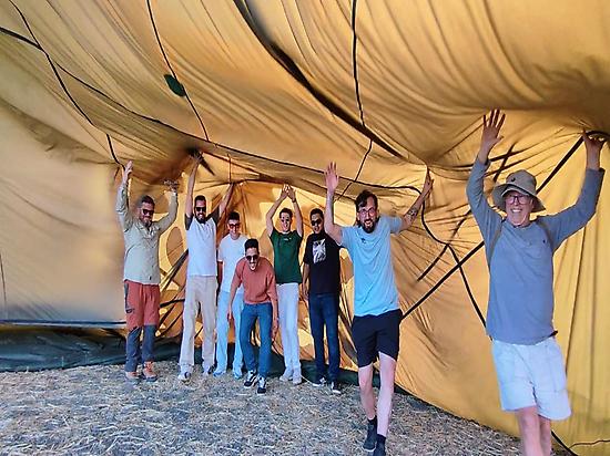 Celebrando el vuelo después de aterrizar