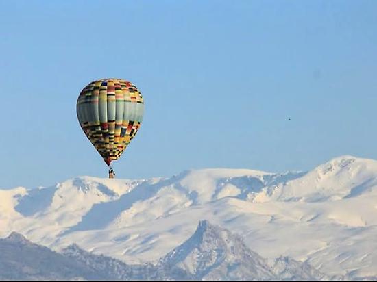 Views of the Sierra Nevada from the ball