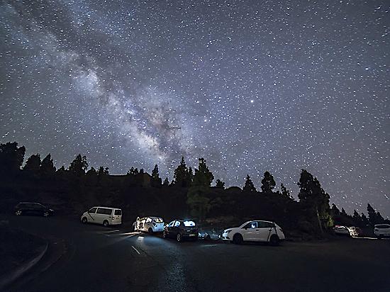 Vista nocturna del Mirador Astronomico 