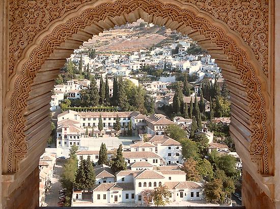Alhambra + Albaycin Tour in Granada