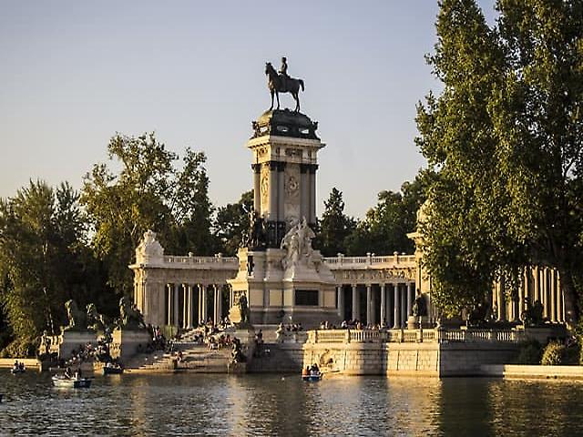 El Retiro Park. Practical information and visits