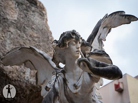 Angel del silencio monument