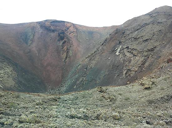 Cráter volcán en Timanfaya