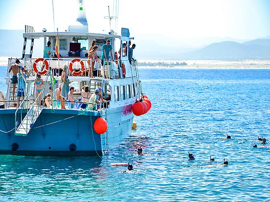 Snorkelling on board Majorero boat