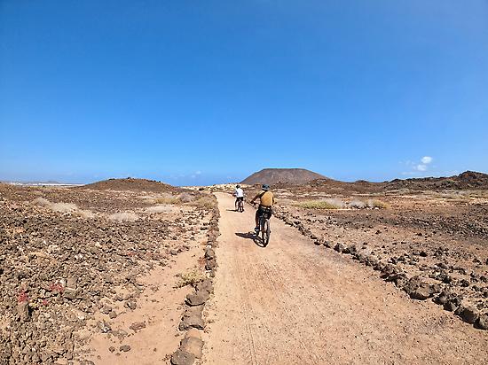 Fahrradweg auf der Insel Lobos